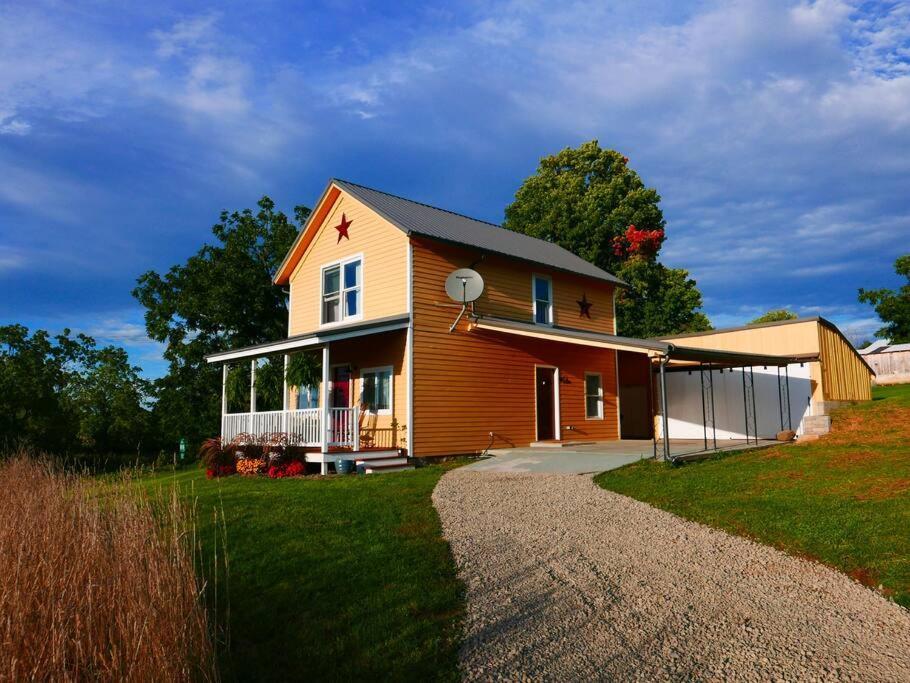 Vineyard Farmhouse With Hot Tub & Lake Views Hammondsport Exterior photo