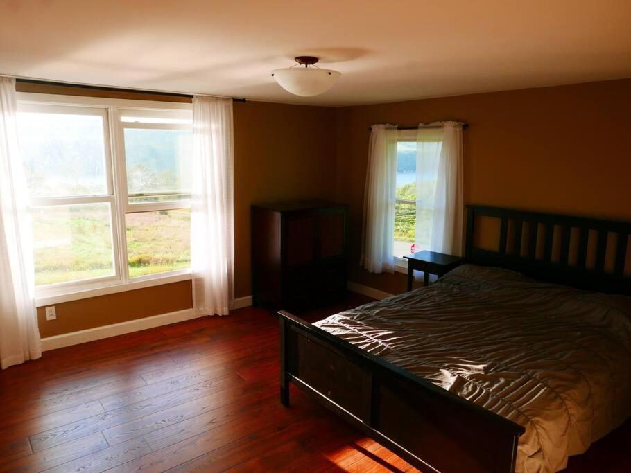 Vineyard Farmhouse With Hot Tub & Lake Views Hammondsport Exterior photo
